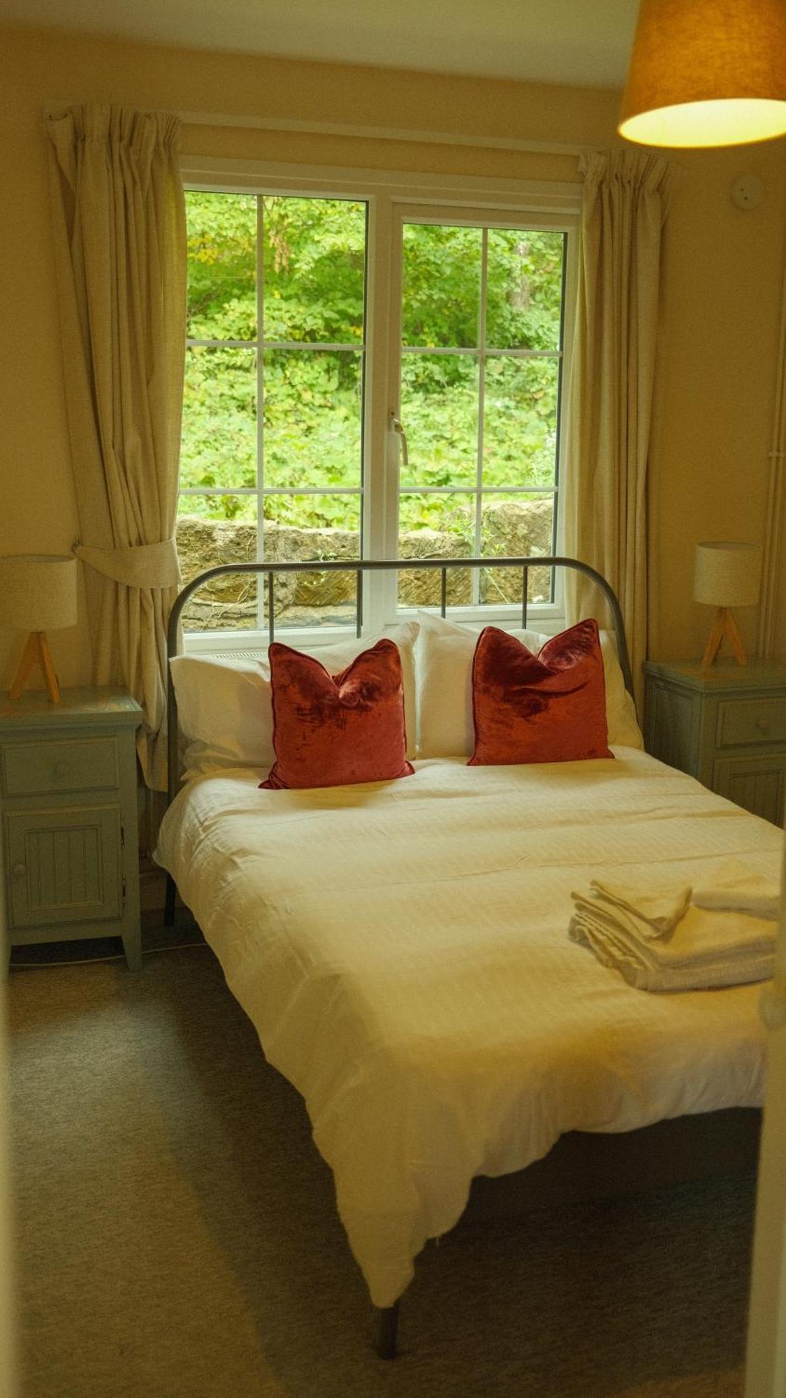 Spacious Home In Bath, Nature And City! エクステリア 写真