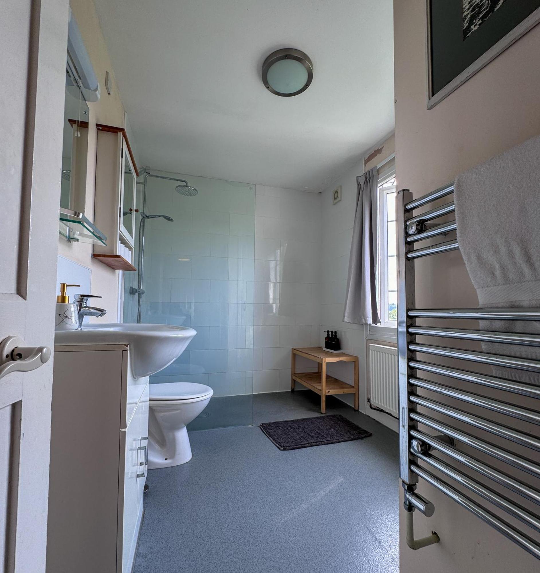 Spacious Home In Bath, Nature And City! エクステリア 写真